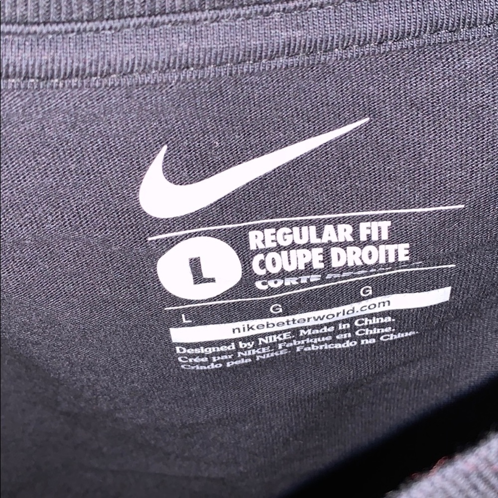 Nike T-shirt - Picture 3 of 4